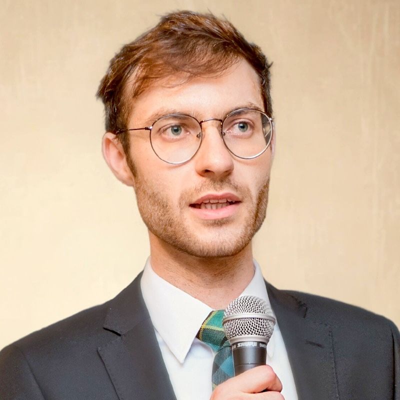 Rav Isaac speaking at professional talk